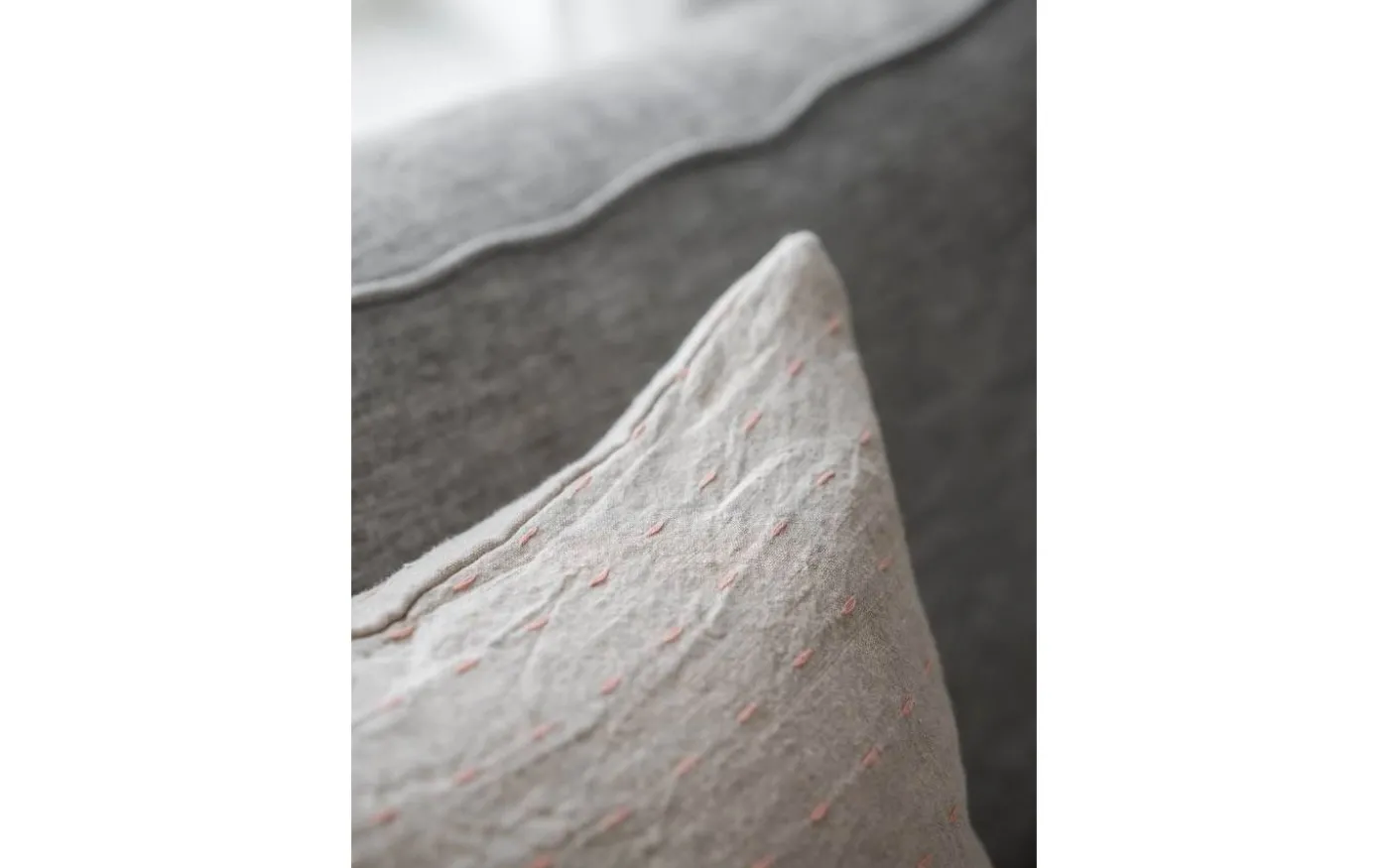 Harriet Kuddfodral Korall 50x50cm