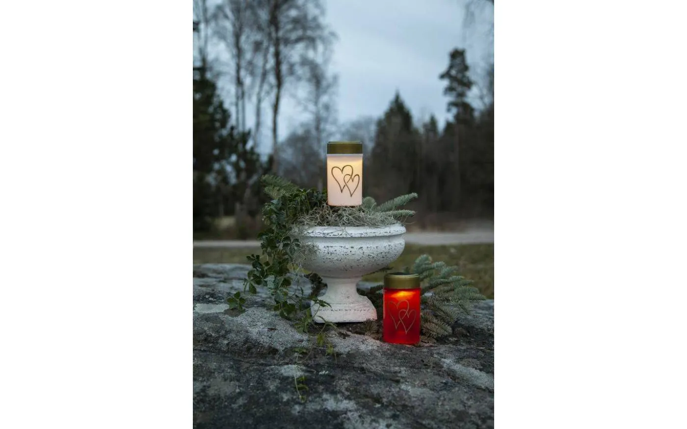 Hearty Solcelldrivet Gravljus 12cm Röd