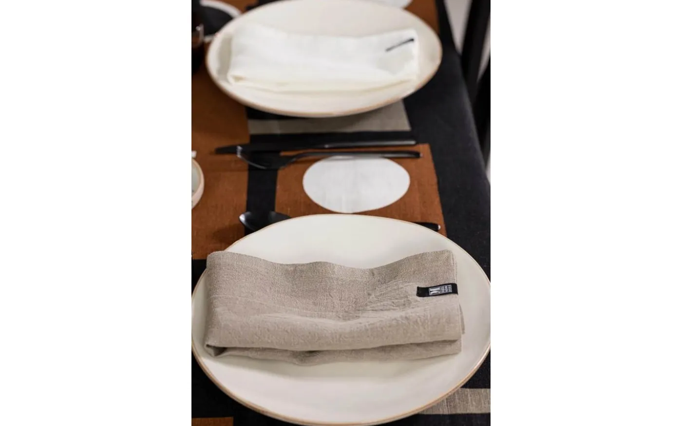 Hild Bordsduk Röd 160x250 cm