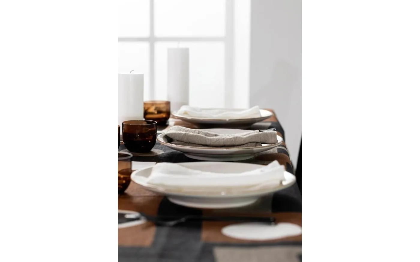 Hild Bordsduk Röd 160x250 cm