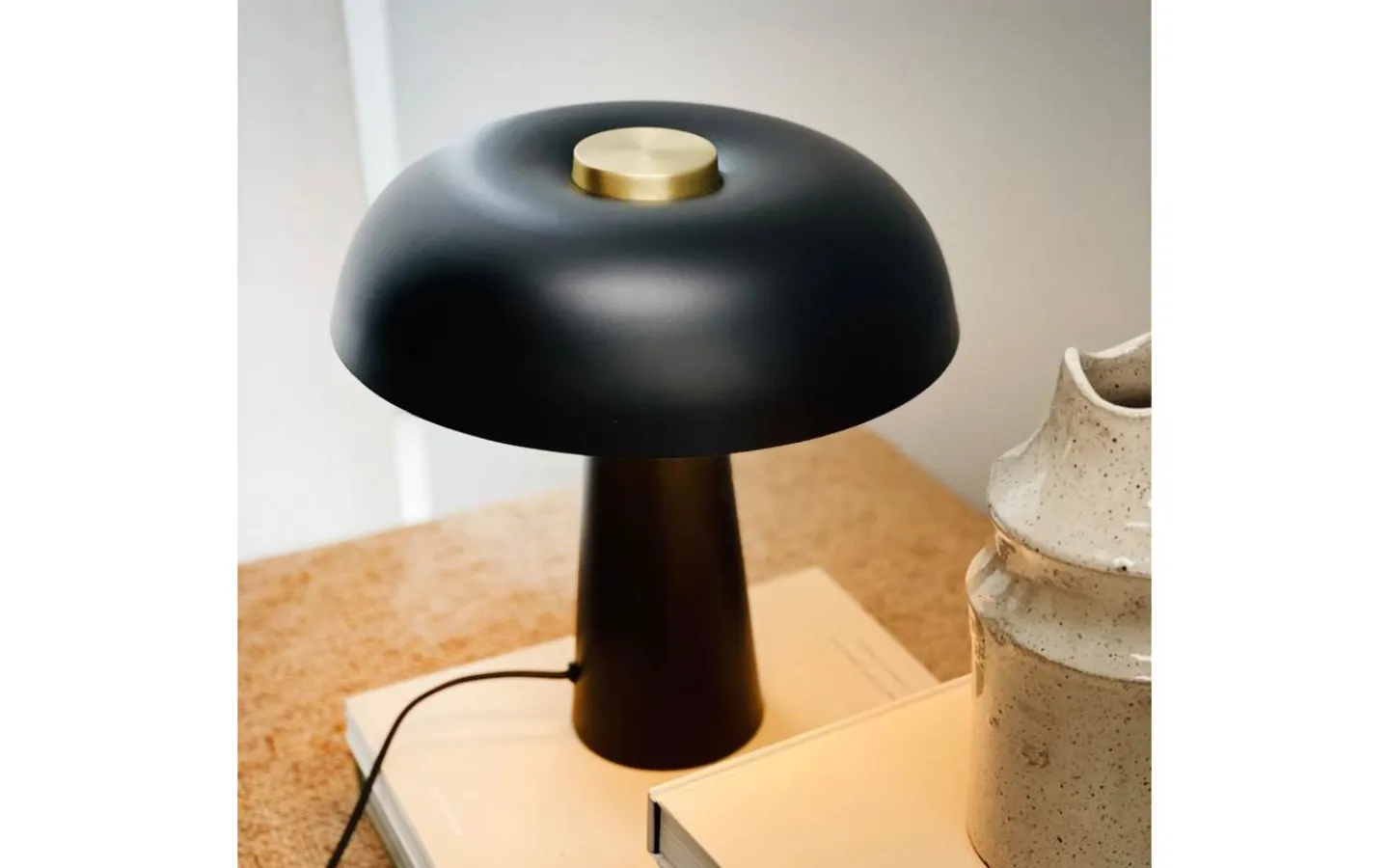 Dyberg Larsen Iris Bordslampa 28cm Mattsvart* Bordslampor