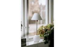 Globen Lighting Iris Bordslampa 51cm Vit* Bordslampor