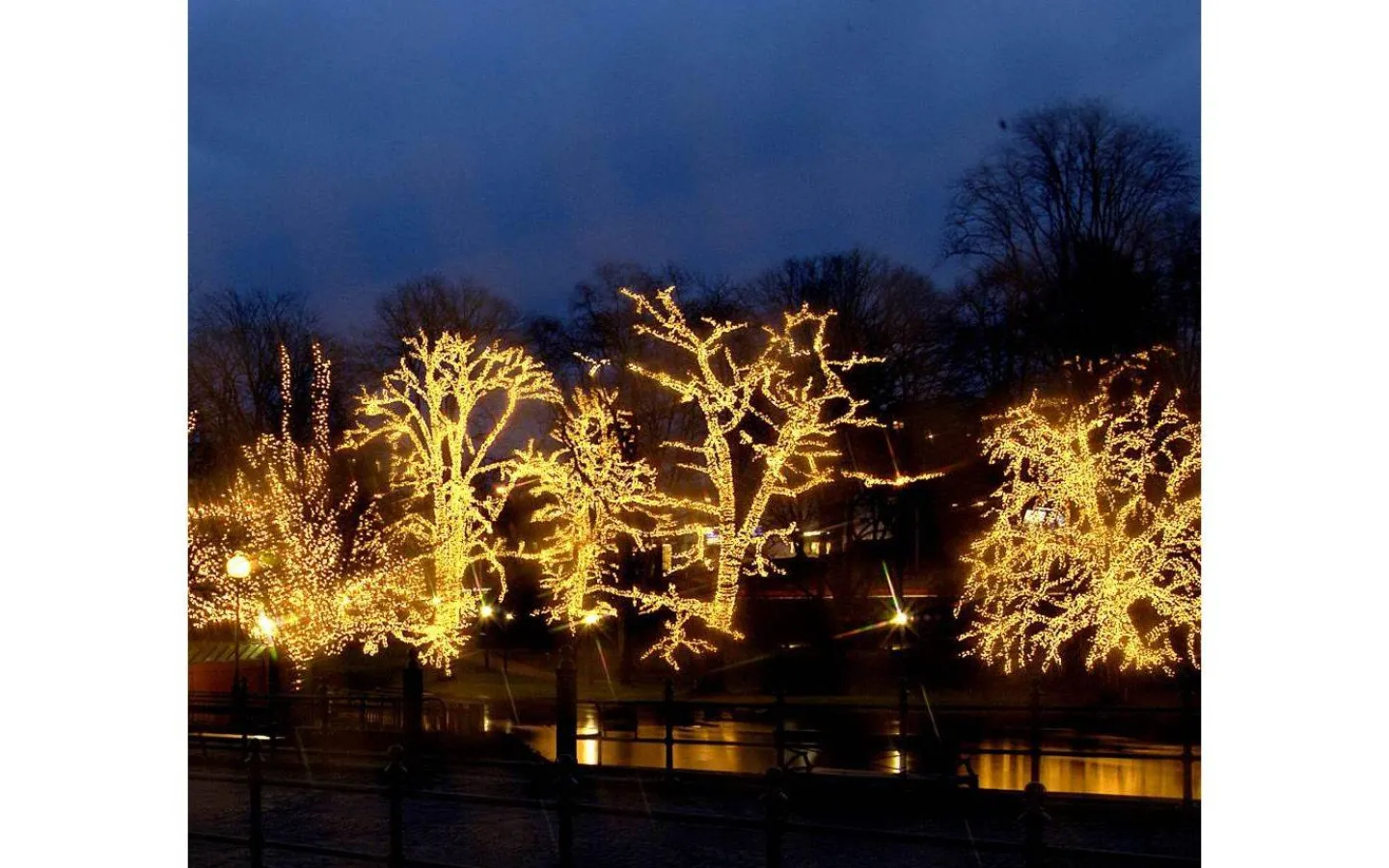 Star Trading Istappsslinga System LED 2x1m Varmvit Svart Kabel* System Led Startrading