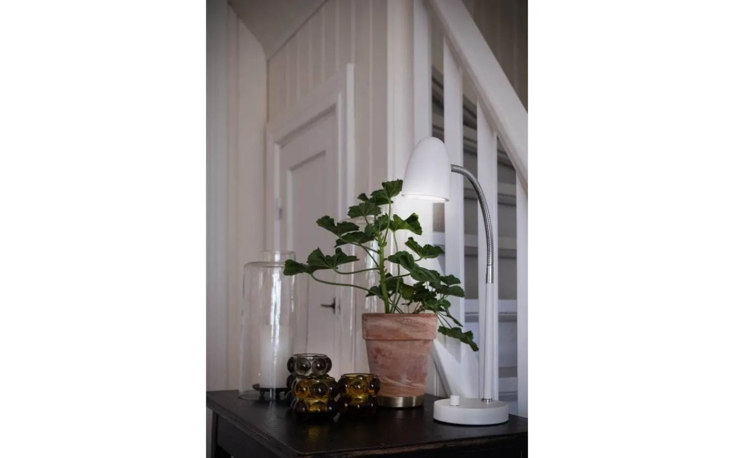 ArmaturHantverk Koster Skrivbordslampa 47cm Vit* Skrivbordslampor