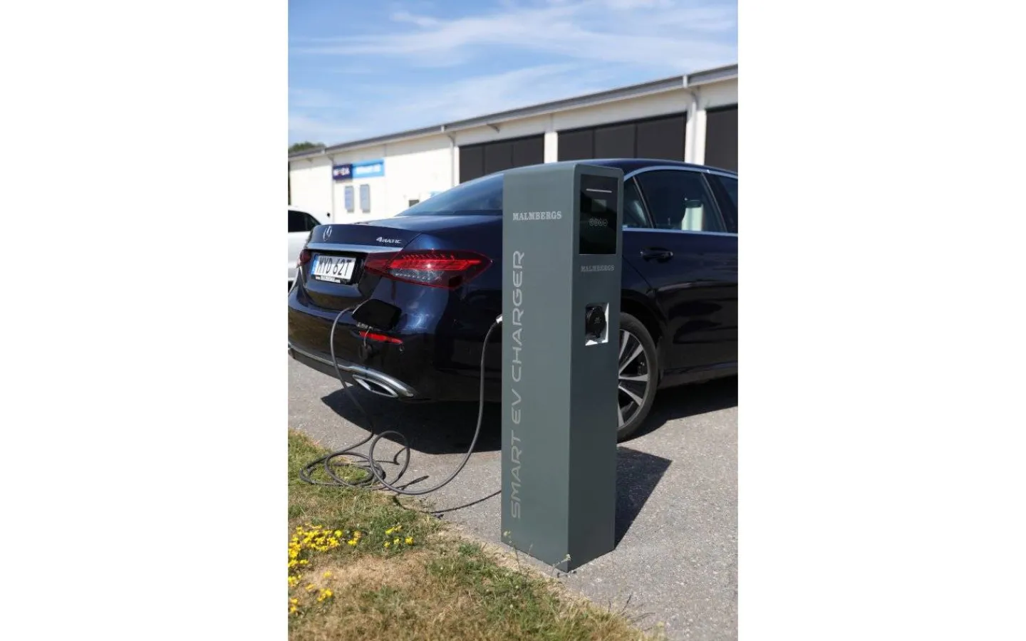 Cee,Skarvkabel,Central,Dimmrar<Malmbergs Laddstople Evon, 2x22kW, WiFi/4G/Ethernet, 64A, 3-fas med uttag, Typ 2, IP54