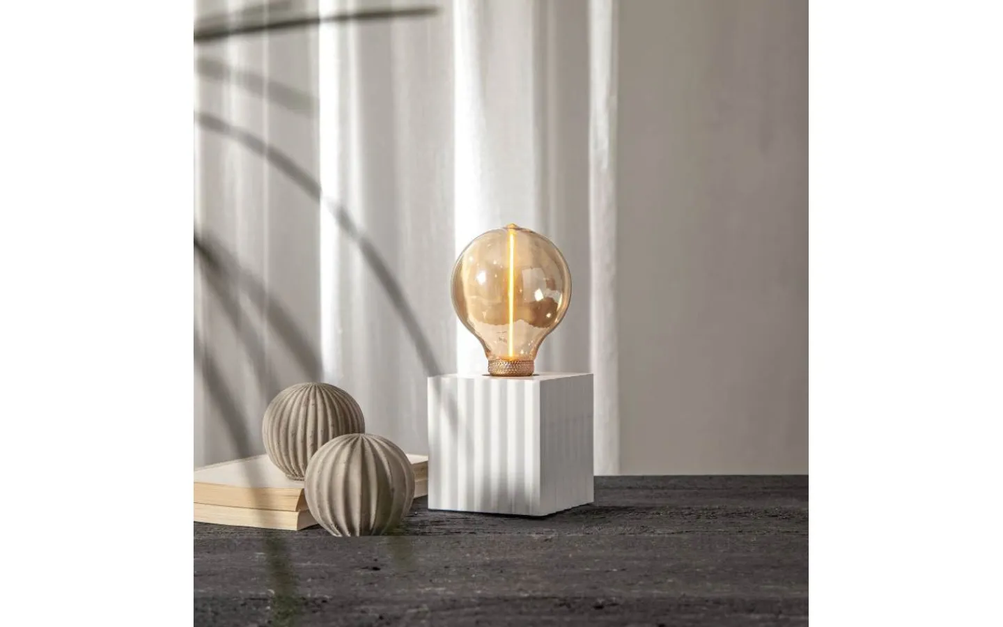 3-Steg Dim E27<Star Trading LED E27 3-Steg DIM-Minne Glob 80mm DecoLed One Amber 1800K 100lm 2W(10W)