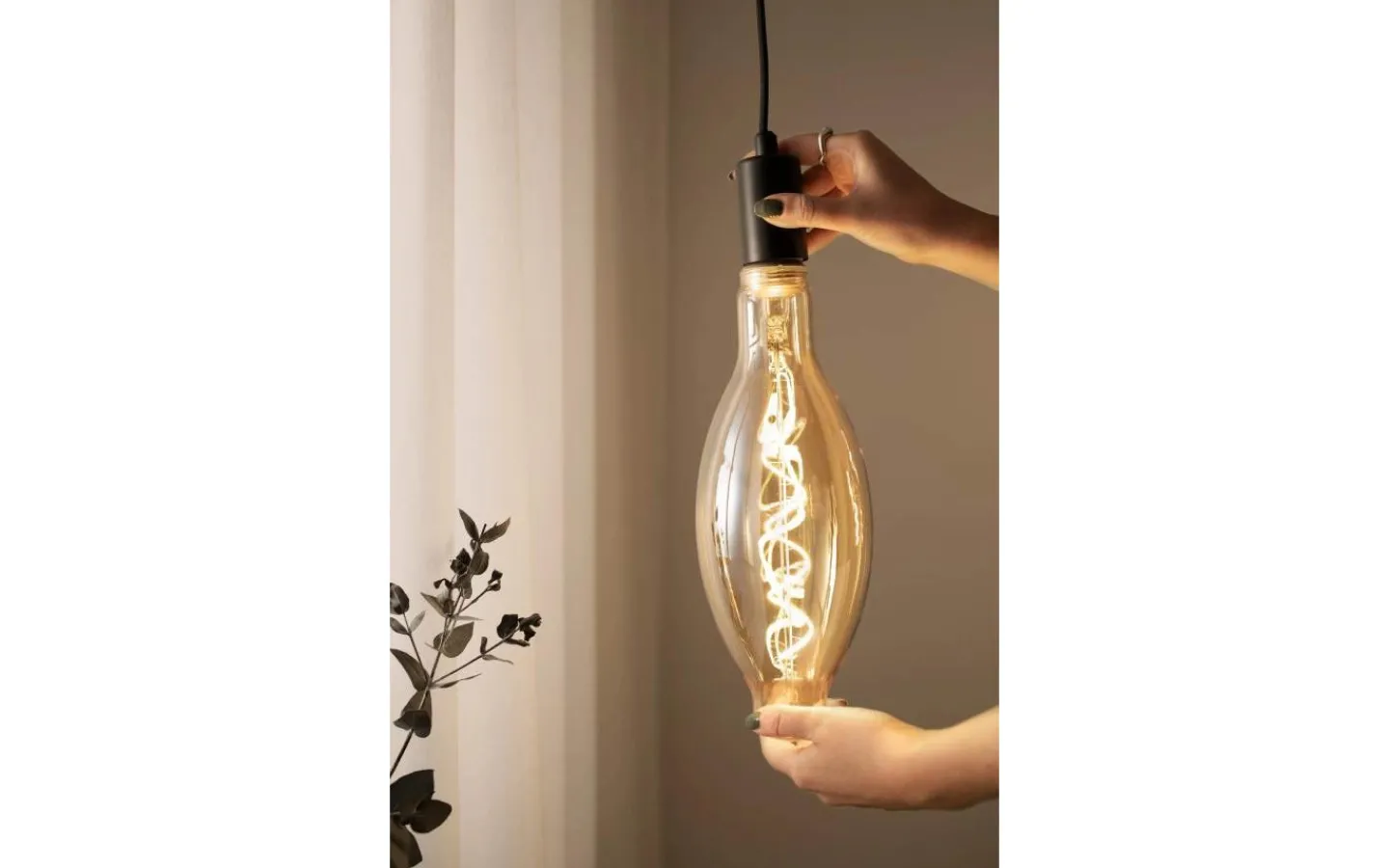 Markslojd LED E27 Stor Mercury Amber 2200K 265m 4W(20W)* Dekorativa Ljuskällor E27