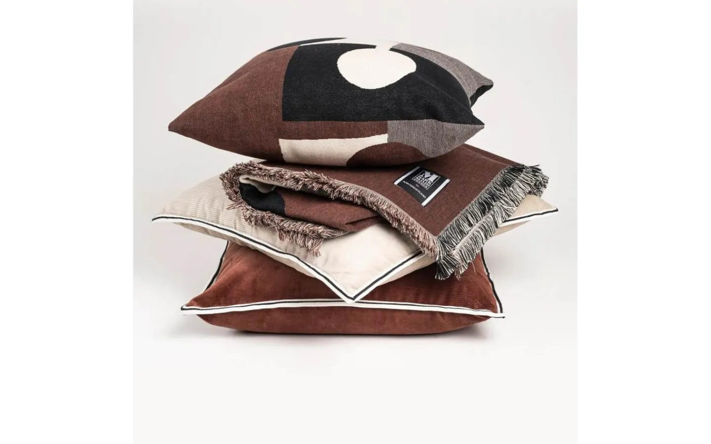 Markslojd Lia Kudde Röd 50x50 cm* Fyllda Kuddar