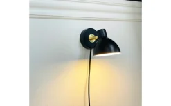 Lilje Vägglampa Svart/Mässing