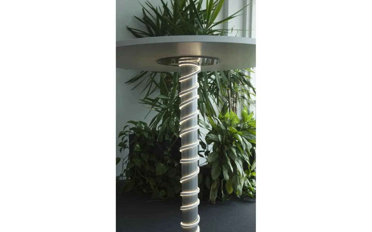 230V Led Neonslang|230V Led Neonslang<Star Trading Ljusslang NEOLED 6m Kallvit