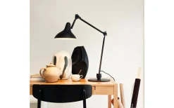 Dyberg Larsen Lotus Skrivbordslampa 85cm Svart* Skrivbordslampor