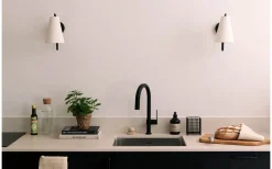 Globen Lighting Lou Vägglampa Vit Bouclé/Svart* Lampetter