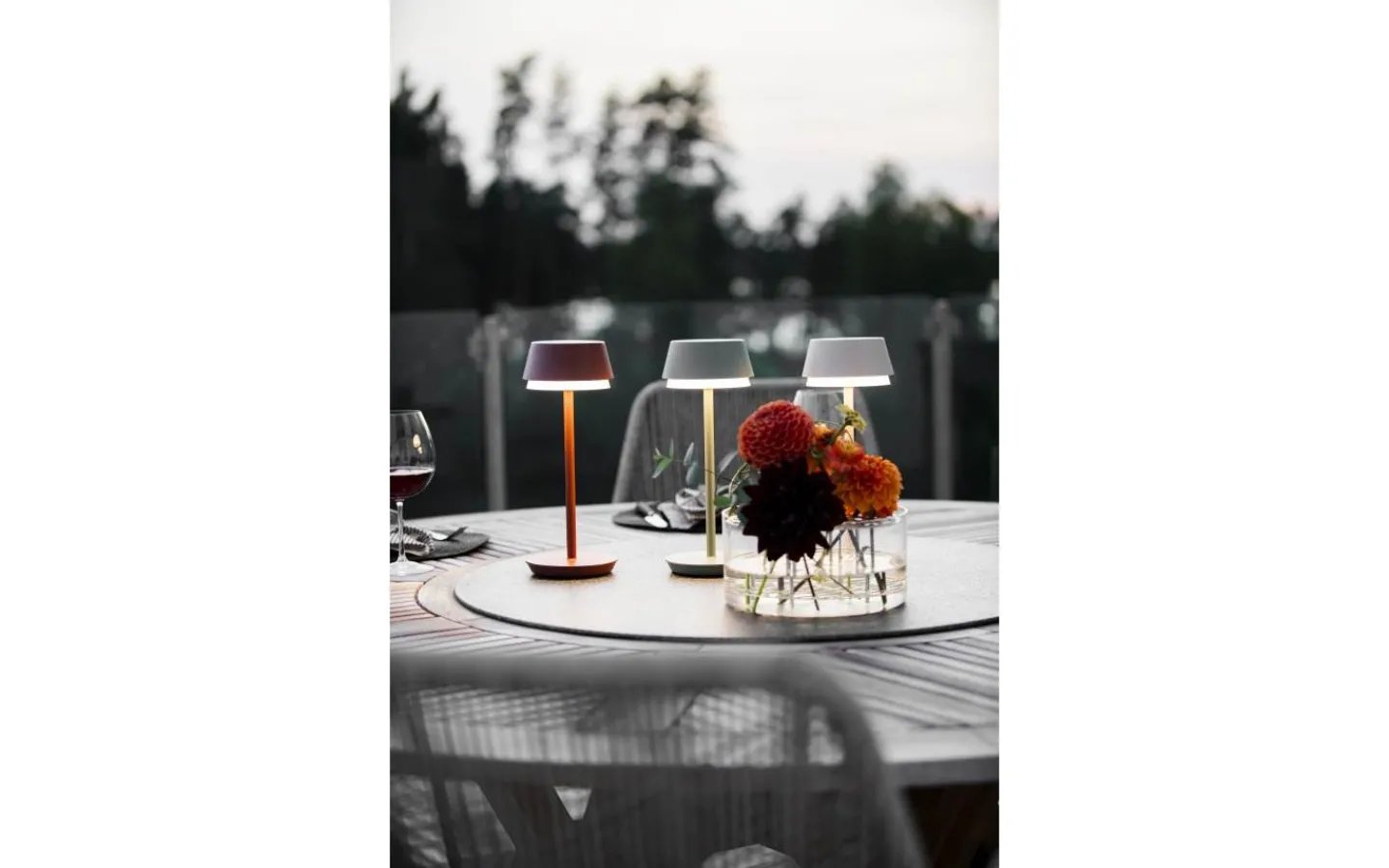 Konstsmide Lyon Uppladdningsbar Bordslampa LED CCT+RGB 30cm Sand IP54* Uppladdningsbara Lampor Utomhus|Uppladdningsbara Lampor Utomhus