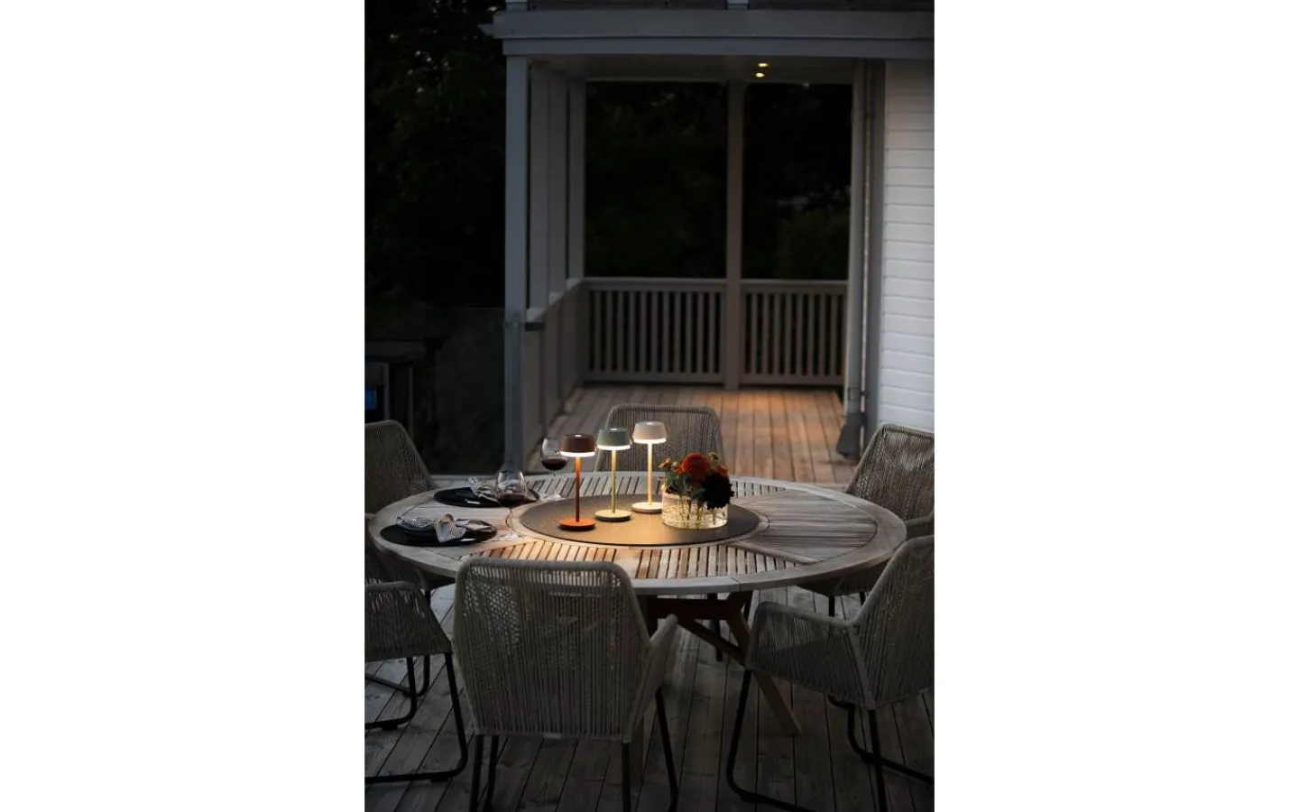 Konstsmide Lyon Uppladdningsbar Bordslampa LED CCT+RGB 30cm Sand IP54* Uppladdningsbara Lampor Utomhus|Uppladdningsbara Lampor Utomhus