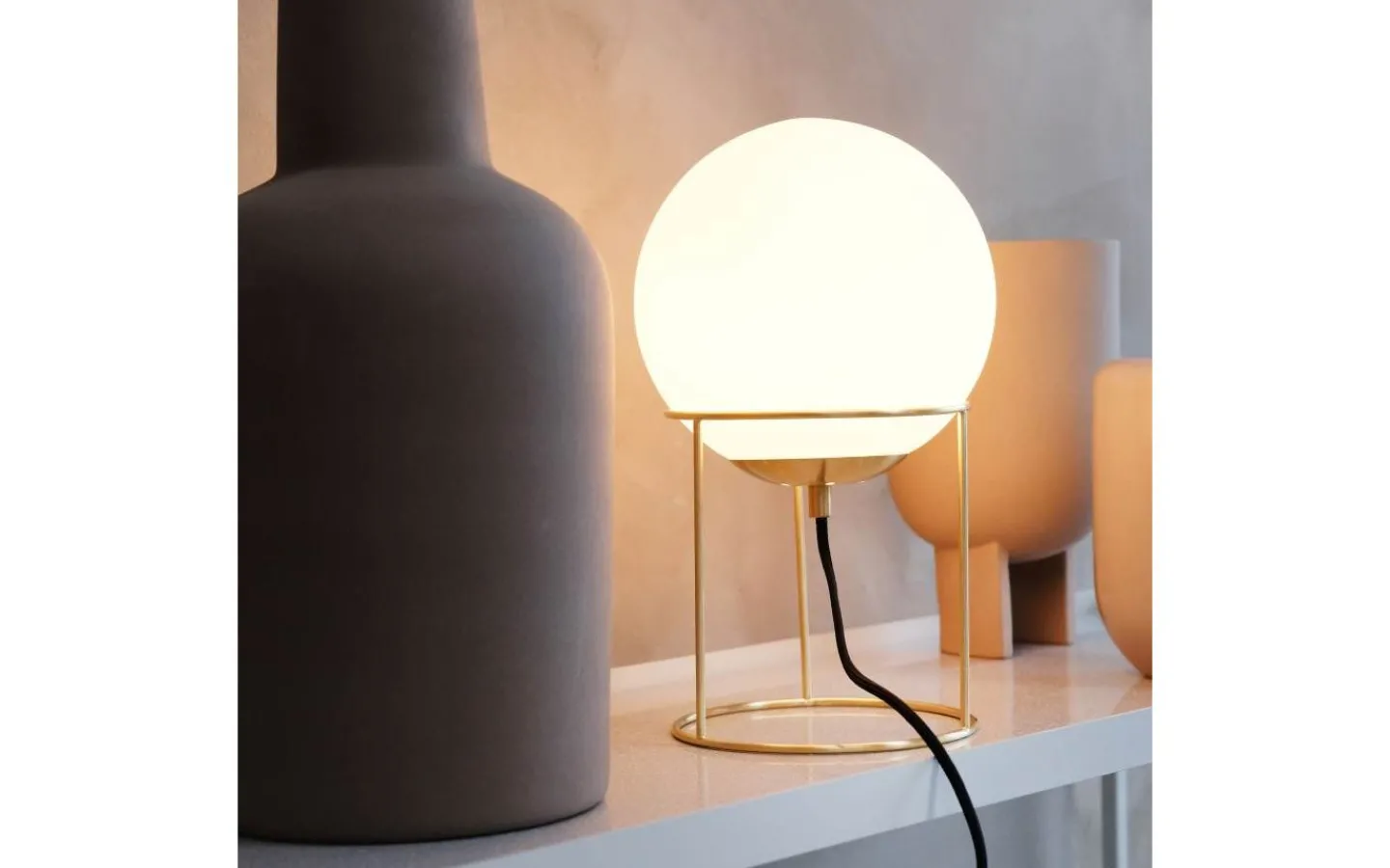 Dyberg Larsen Madrid Bordslampa 34cm Opal/Mässing* Bordslampor