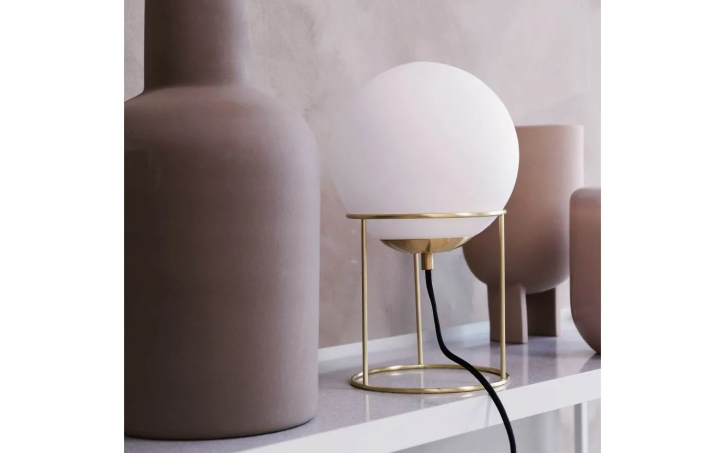 Dyberg Larsen Madrid Bordslampa 34cm Opal/Mässing* Bordslampor