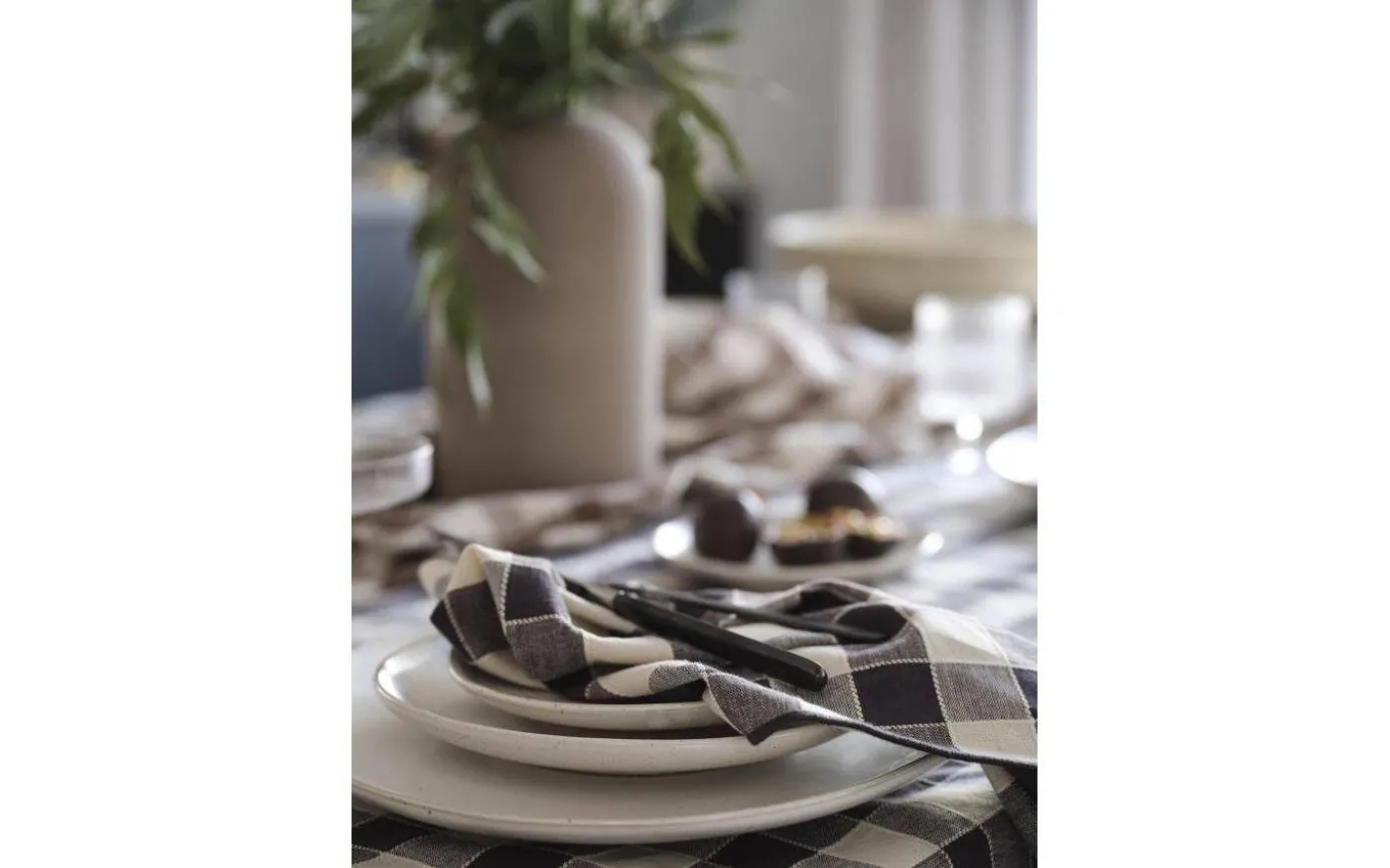 Mary Servett Asfalt 45x45cm