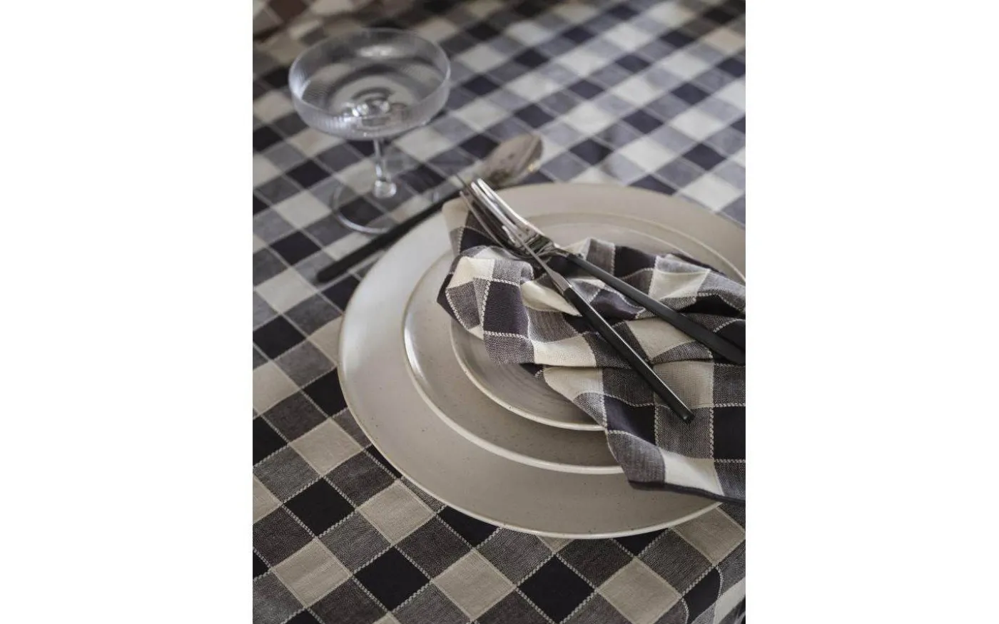 Mary Servett Asfalt 45x45cm