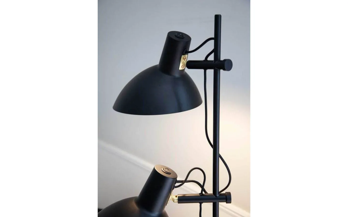 Halo Design Metropole Golvlampa 2L 150cm Svart* Golvläslampor
