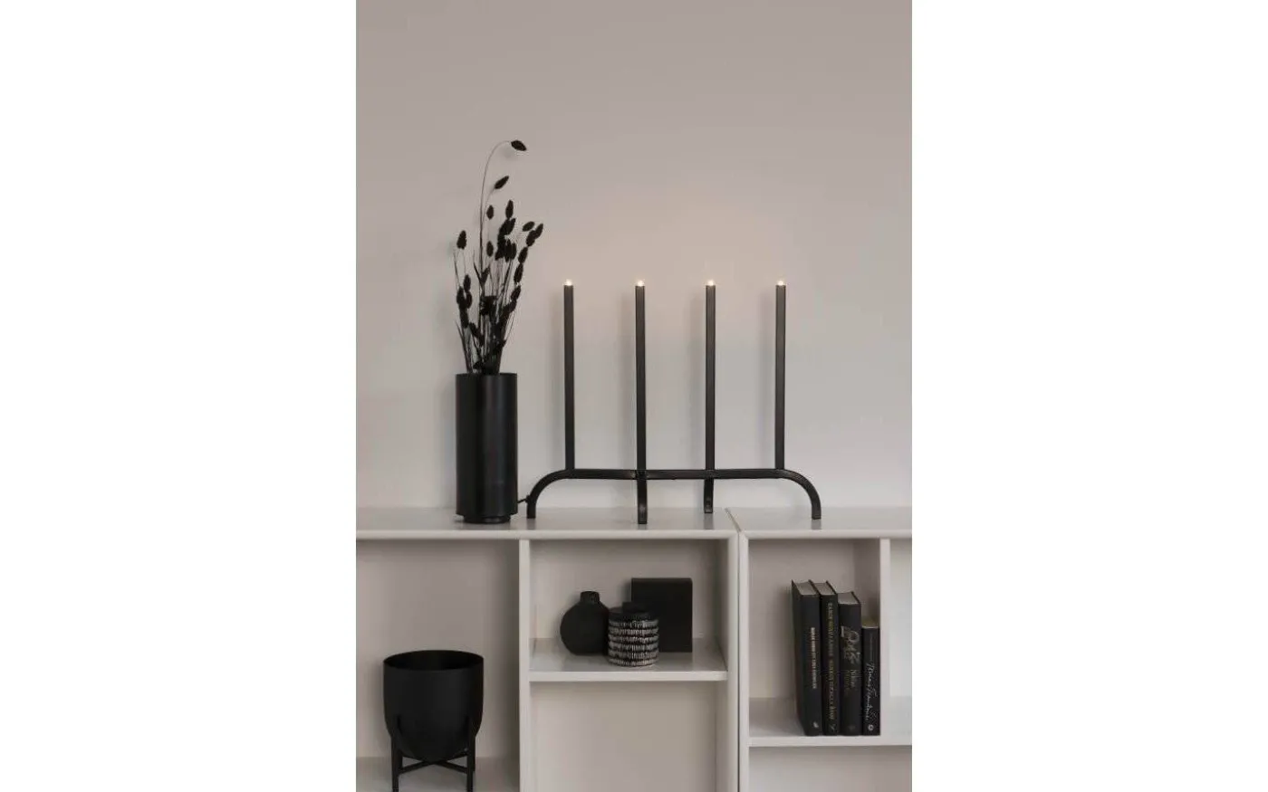 Mila Metall Adventsljusstake 4L 41cm Svart