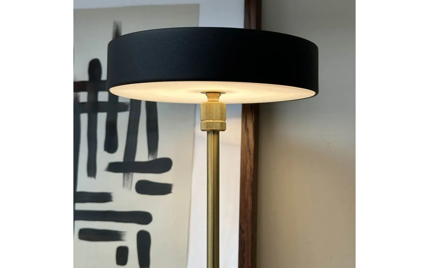 Dyberg Larsen Moonlight Uppladdningsbar Bordslampa 28,5cm LED 3000K 2W Svart/Mässing* Uppladdningsbara Lampor Inomhus|Bordslampor