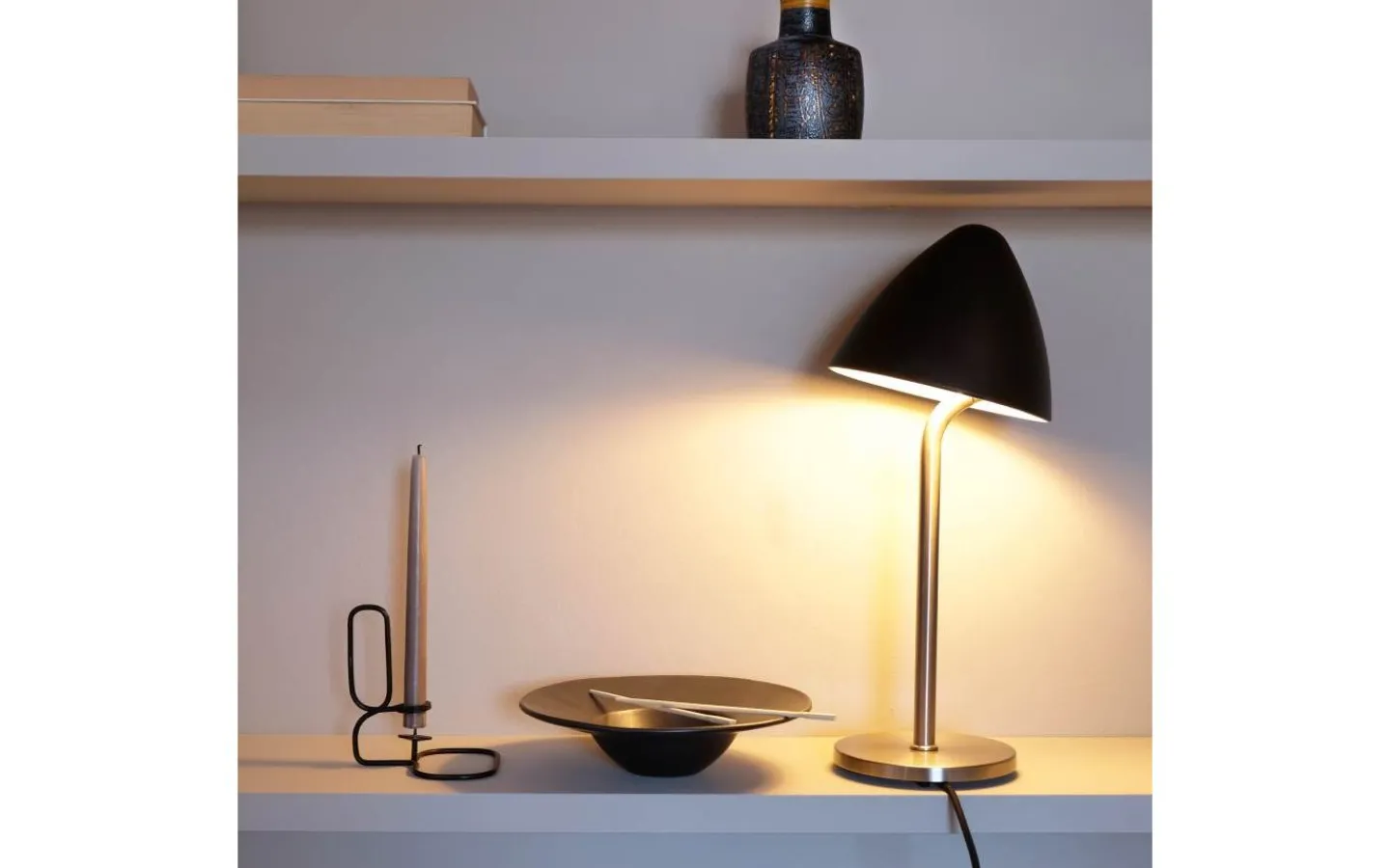 Dyberg Larsen Oulu Bordslampa 47cm Svart/Borstad Stål* Bordslampor