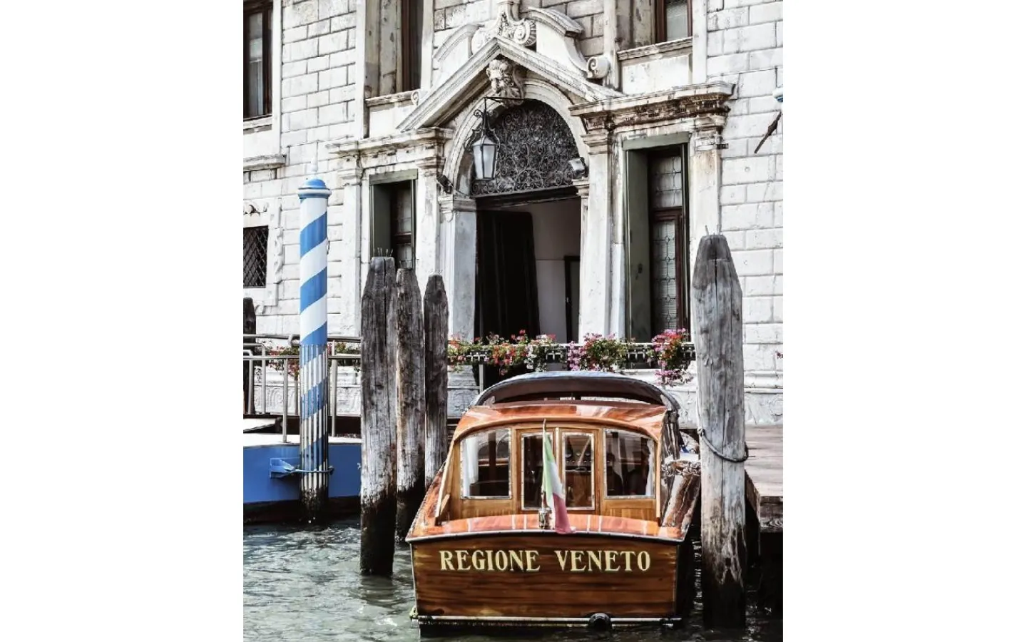 Hallbergs Plansch Venedig träbåt 70x50cm* Tavlor