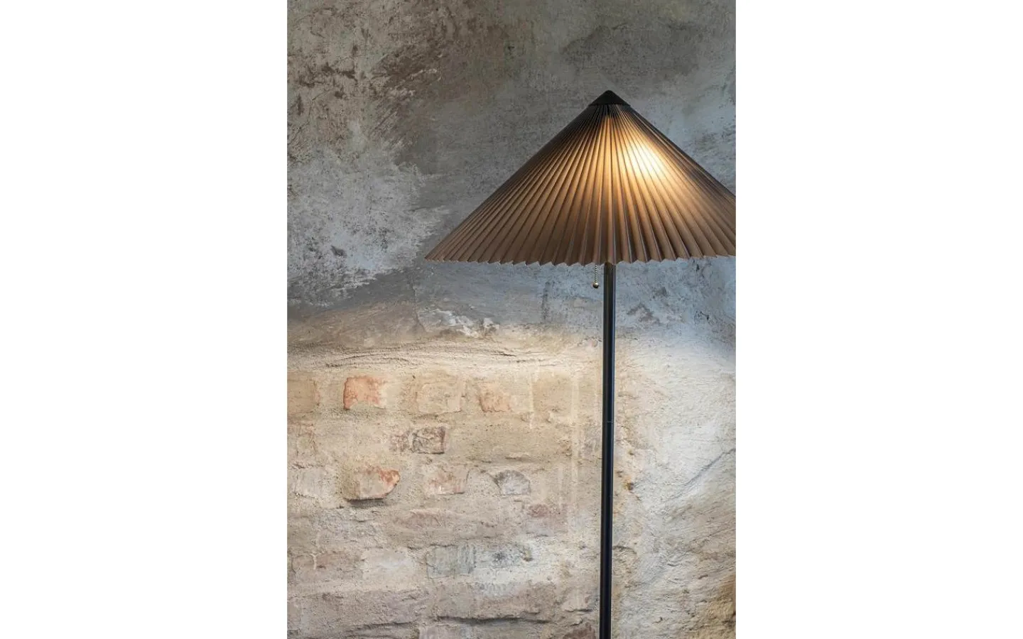 Markslojd Plisado Golvlampa 140cm Grå* Golvlampor