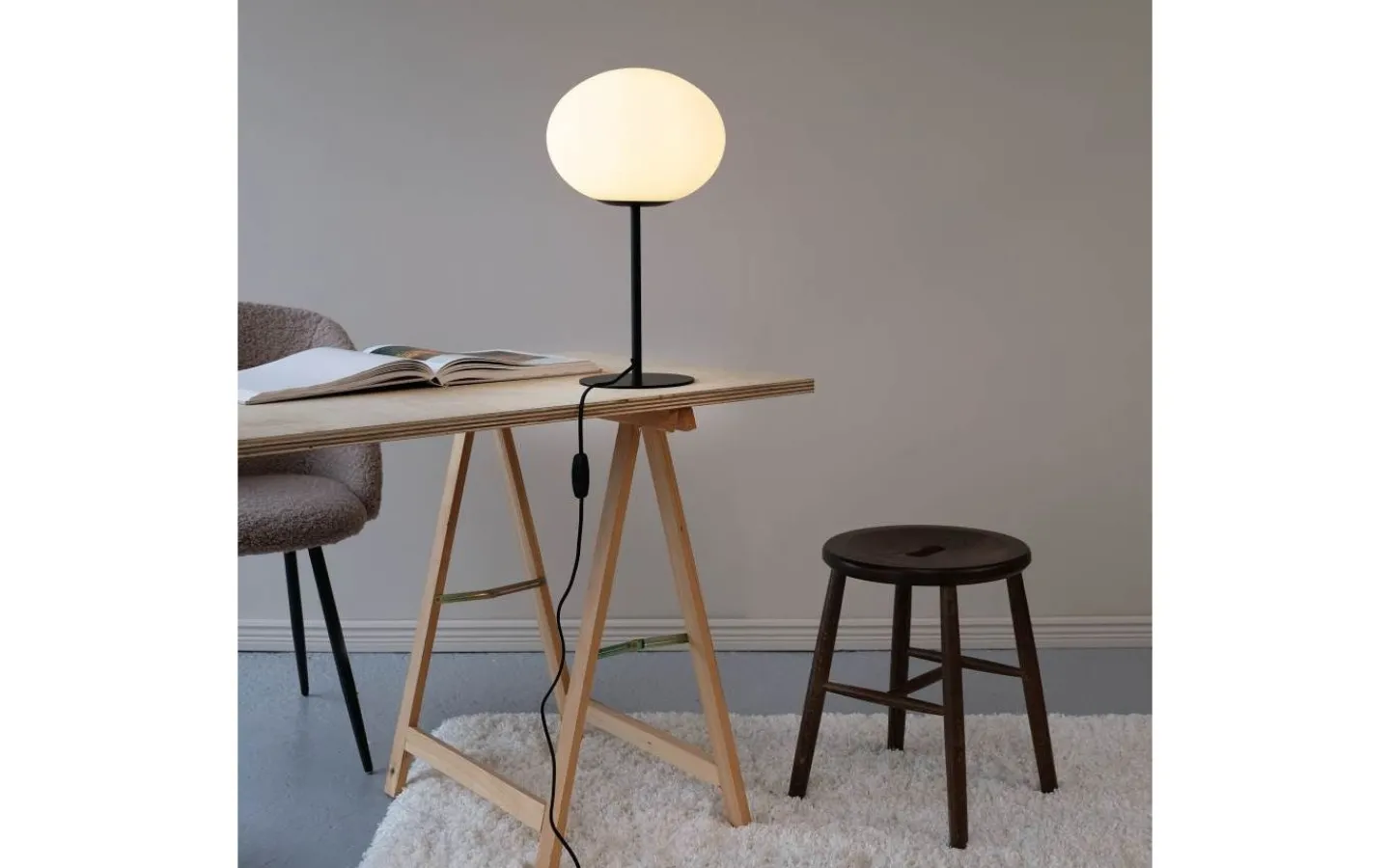 Dyberg Larsen Princess Bordslampa 48,5cm Opal/Svart* Bordslampor