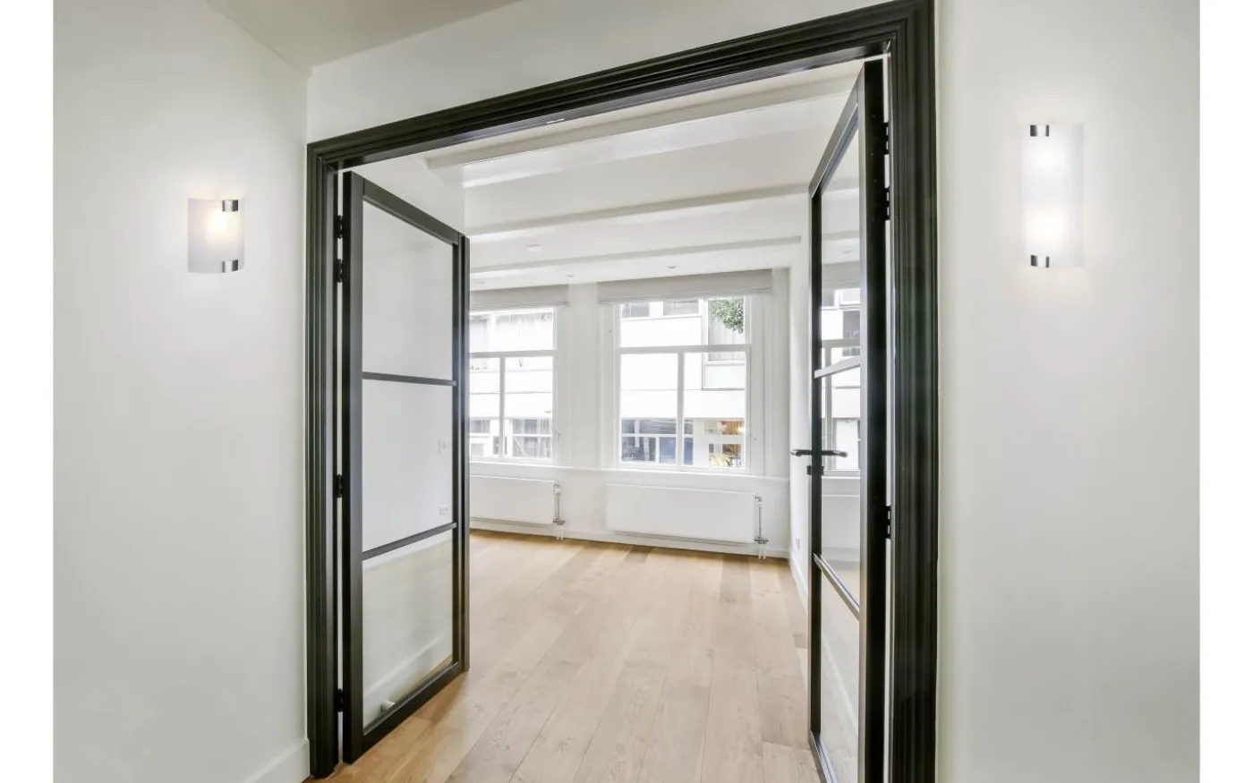 Pura Vägglampa 20cm E27 borstat stål