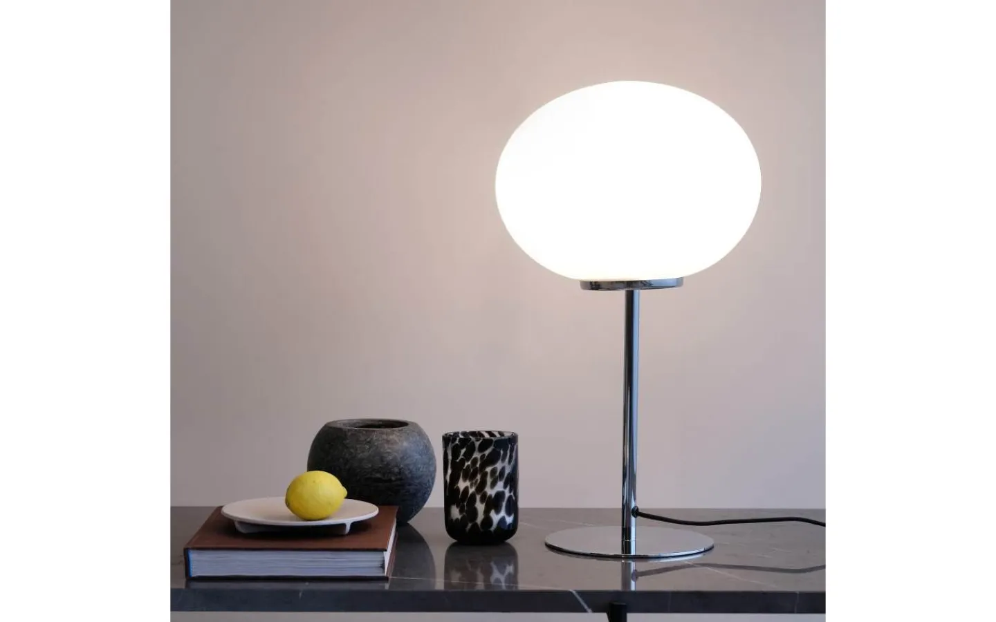 Dyberg Larsen Queen Bordslampa 49cm Opal/Krom* Bordslampor