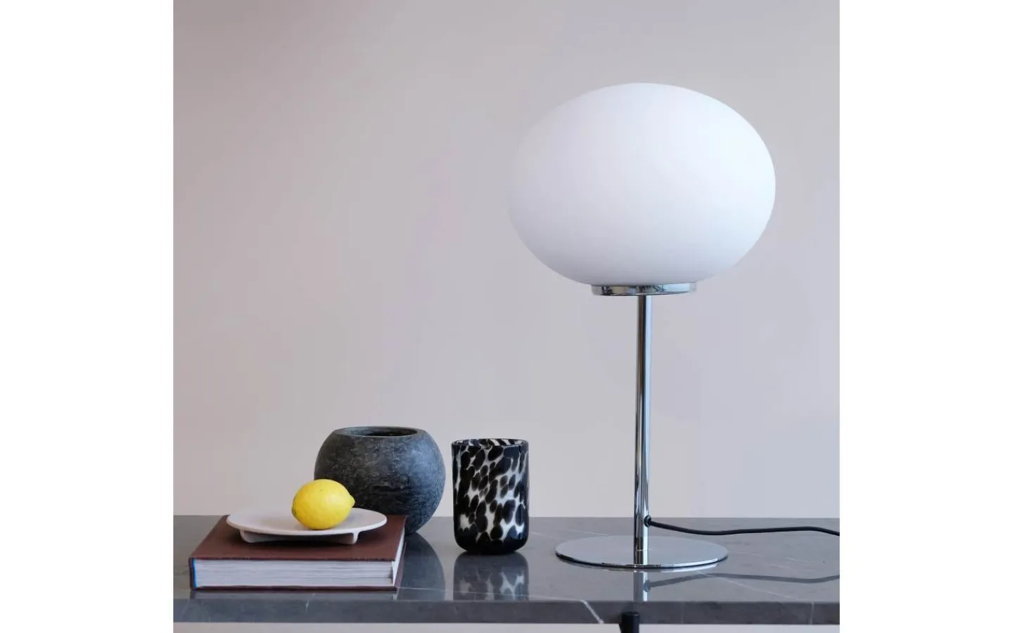 Dyberg Larsen Queen Bordslampa 49cm Opal/Krom* Bordslampor