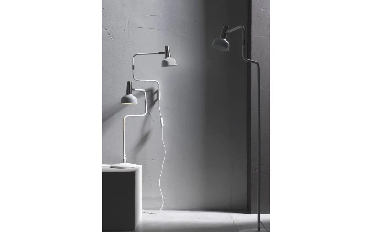 Vardagsrum|Golvläslampor<CO Bankeryd Ray Golvlampa 127cm Vit/Nickel