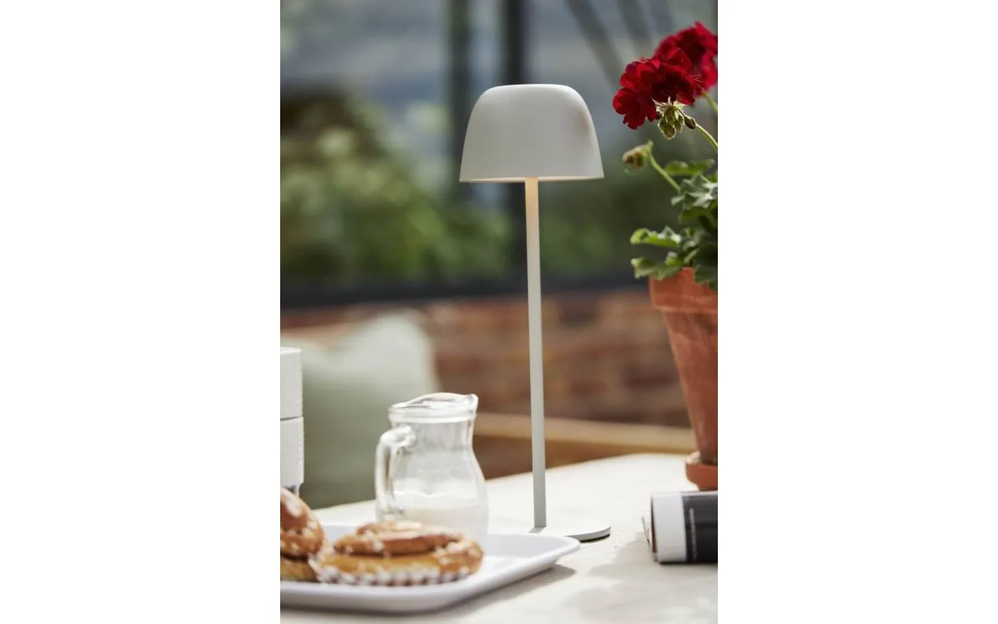 Ronda Uppladdningsbar Bordslampa Greige IP54