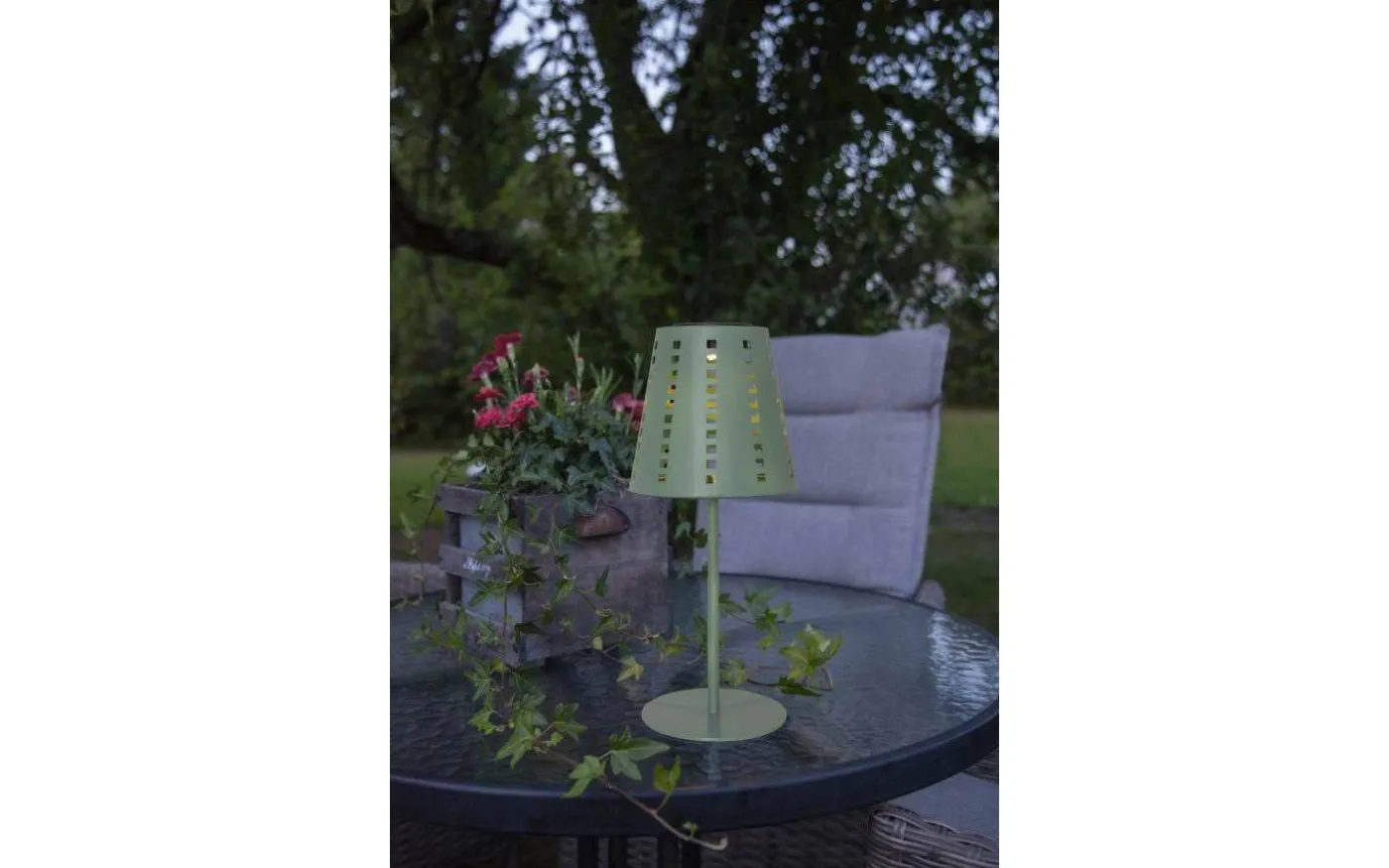 Sola Solcellslampa 35cm Grön