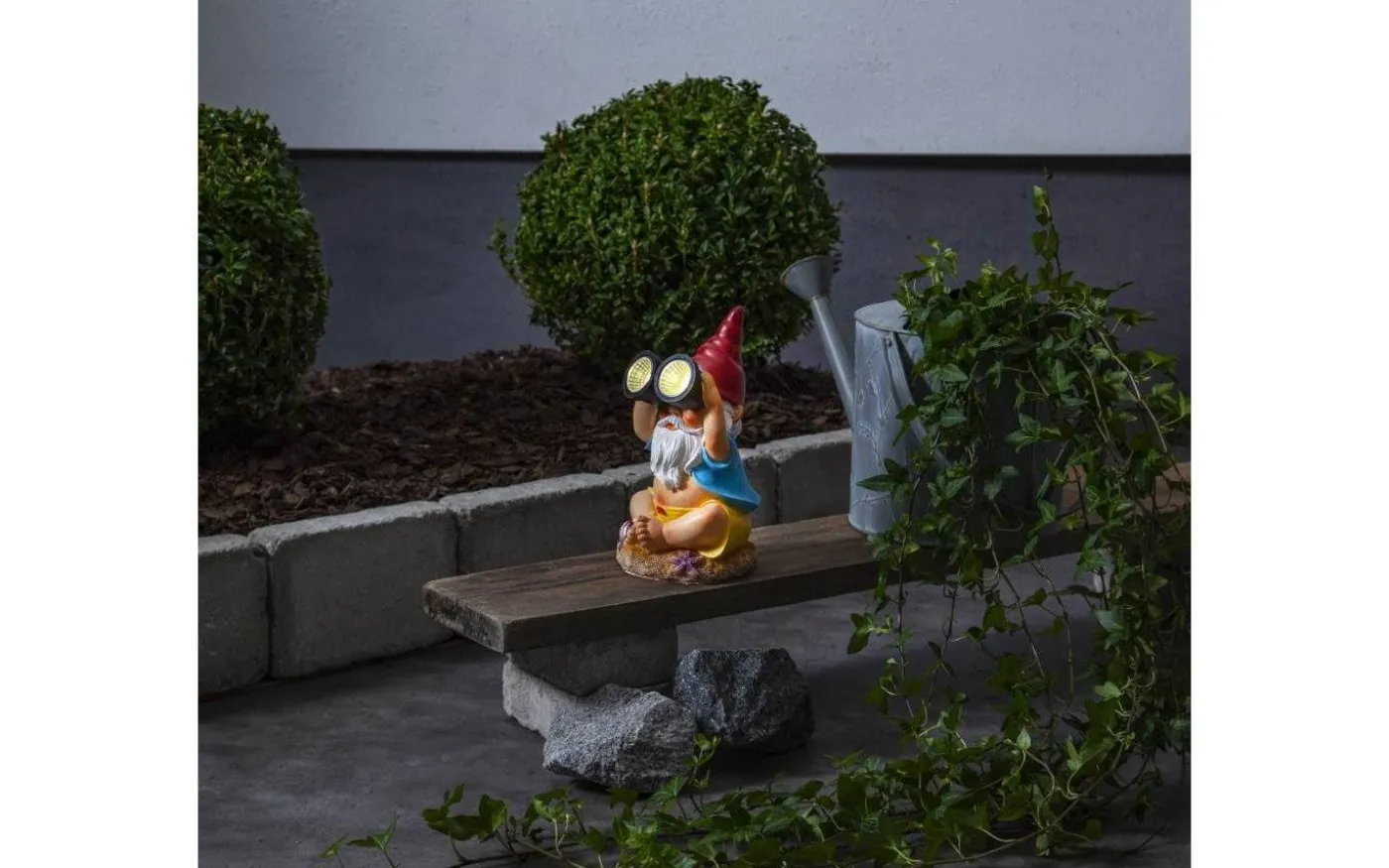 Solcellsdekoration Gnomy med kikare 22cm