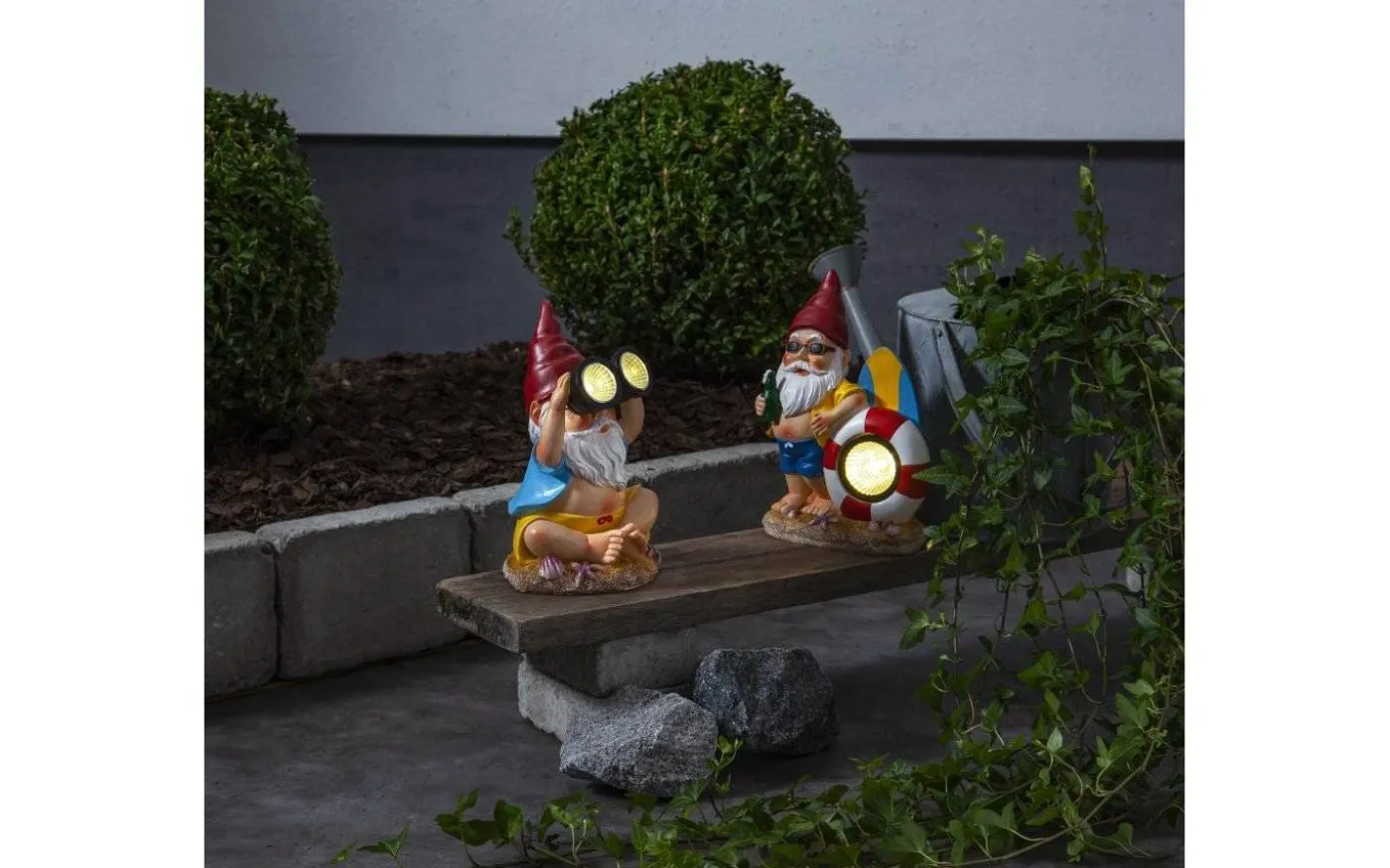 Solcellsdekoration Gnomy med kikare 22cm