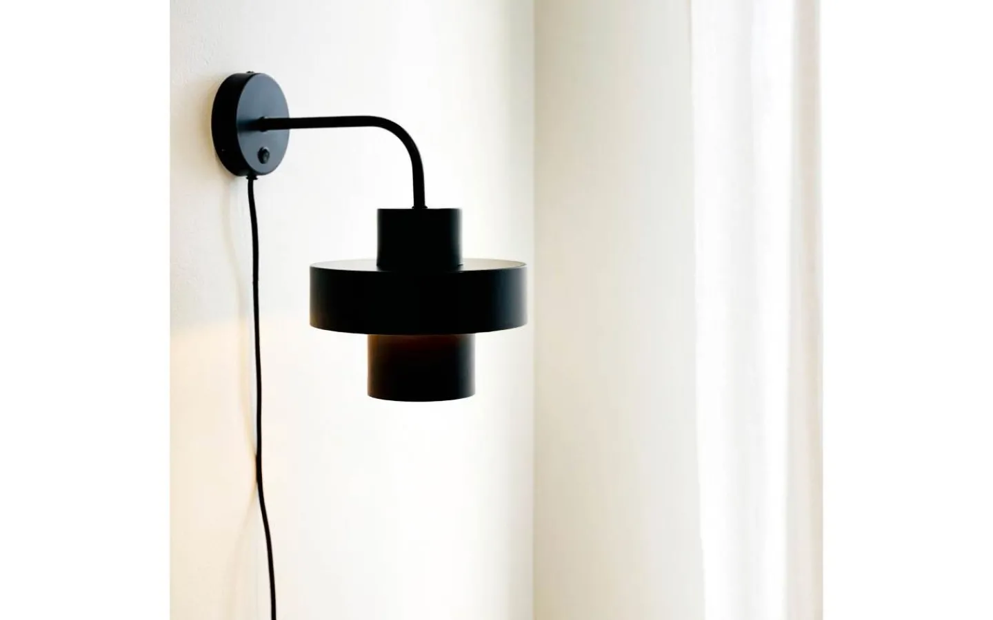 Lampetter|Läslampor<Dyberg Larsen Stoke Vägglampa Svart