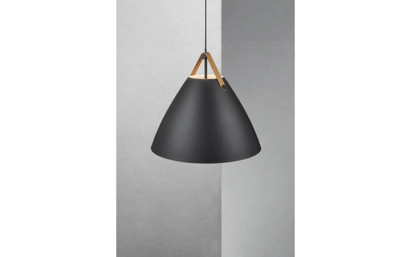 Design for the people Strap Taklampa 68cm Svart* Kök & Matplats|Stora Taklampor Ø50-69 Cm