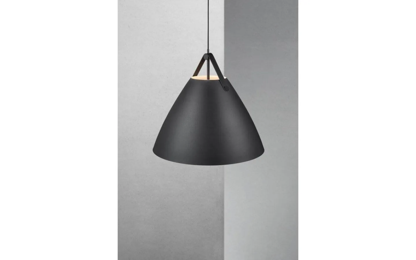 Design for the people Strap Taklampa 68cm Svart* Kök & Matplats|Stora Taklampor Ø50-69 Cm