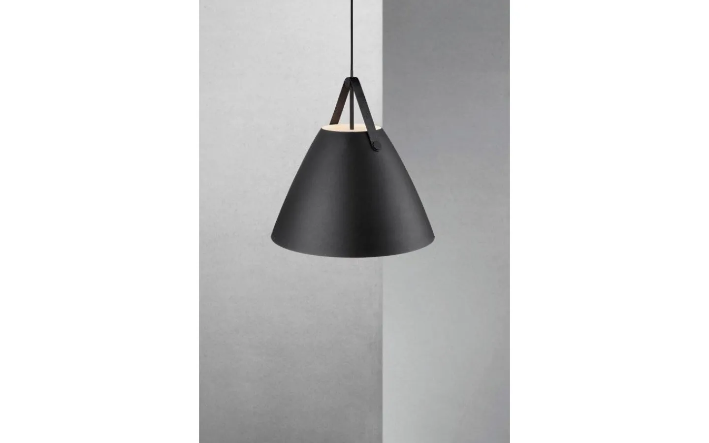 Design for the people Strap Taklampa 48cm Svart* Kök & Matplats