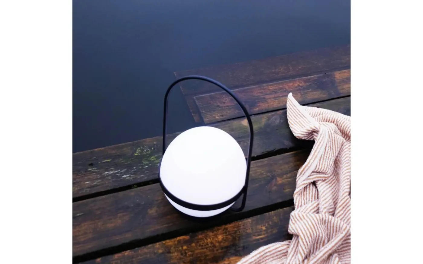 Summer Laddbar/Solcells Lykta 26cm LED 3000K Vit/Svart IP44