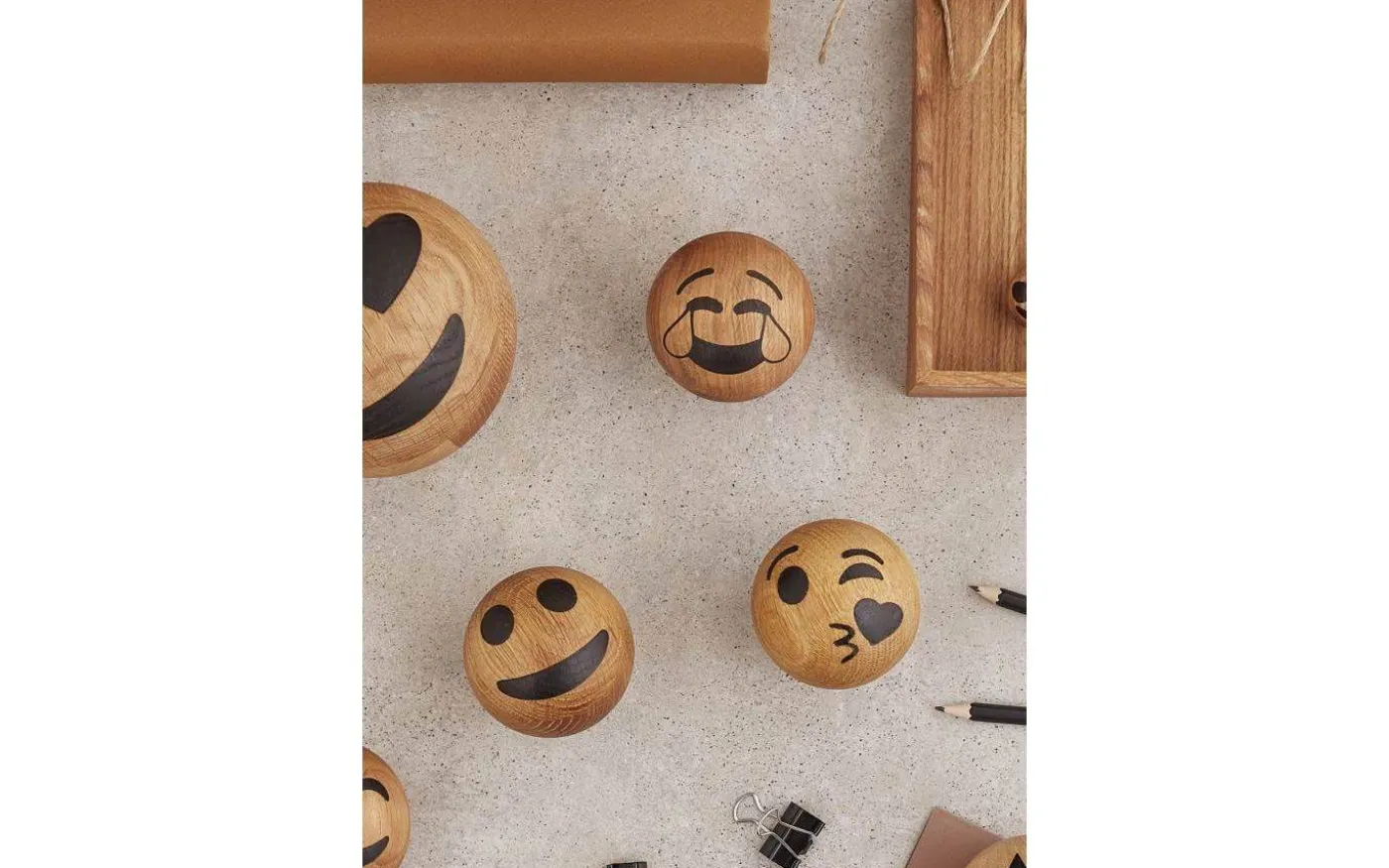 Tears of Joy Emojiboll 7cm Ek