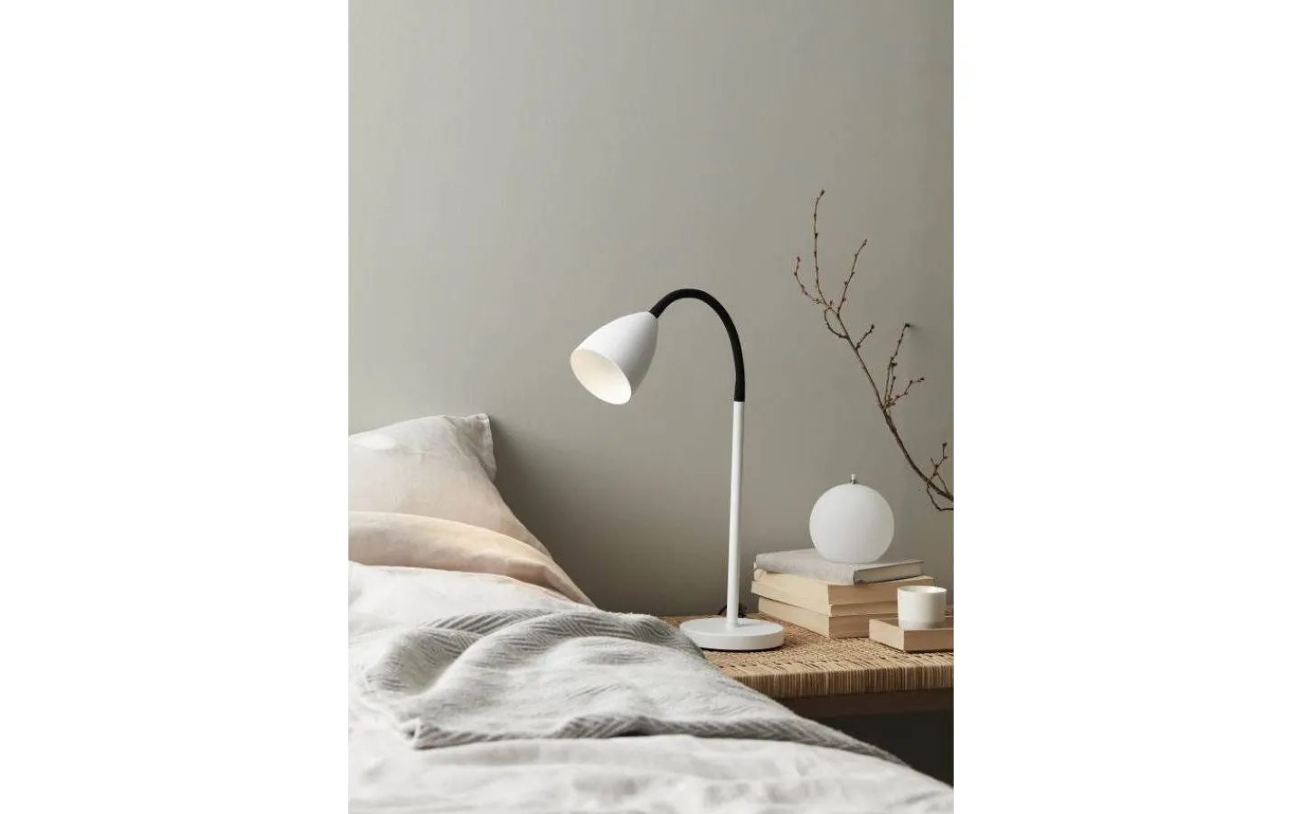 Belid Trotsig Skrivbordslampa 53cm Mattvit* Skrivbordslampor