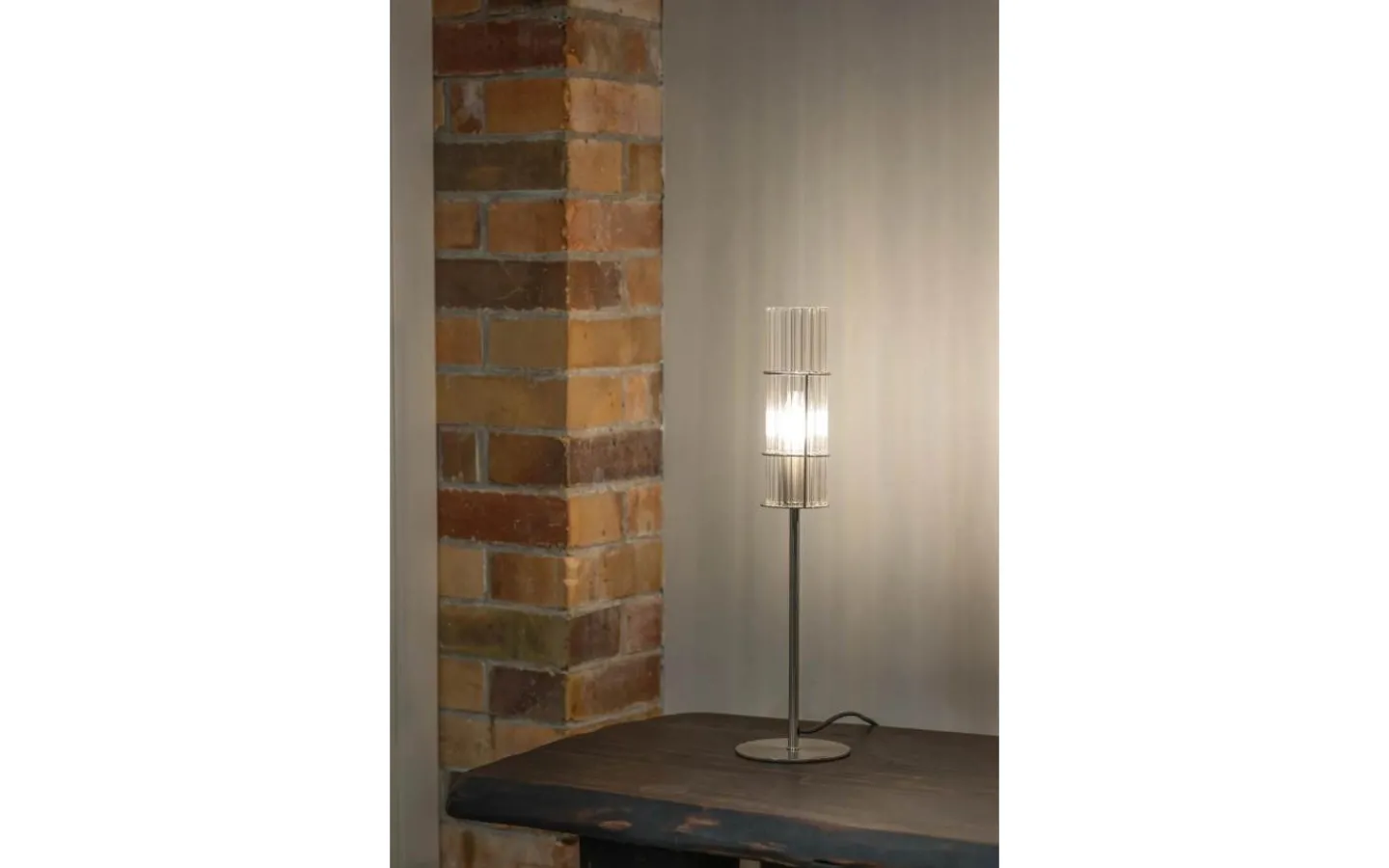 Vardagsrum|Bordslampor<Markslojd Tubo Bordslampa 50cm Satin Nickel/Klar