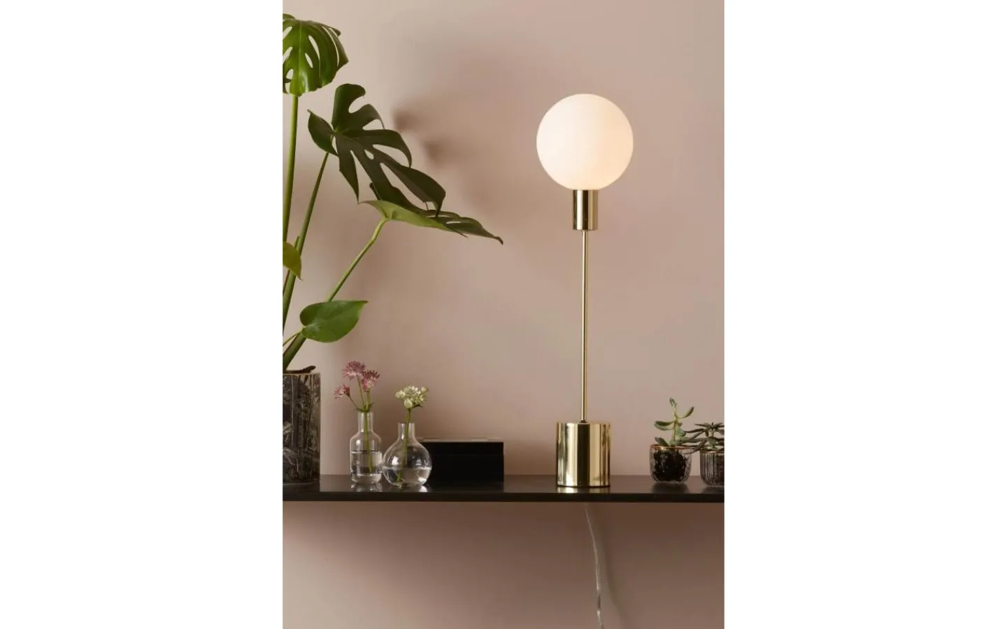 Vardagsrum|Sovrum<Markslojd Uno Bordslampa 60cm Mässing