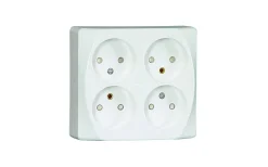 Malmbergs Vägguttag Nova, 4-vägs Ojordat Vit* Strömbrytare & Vägguttag