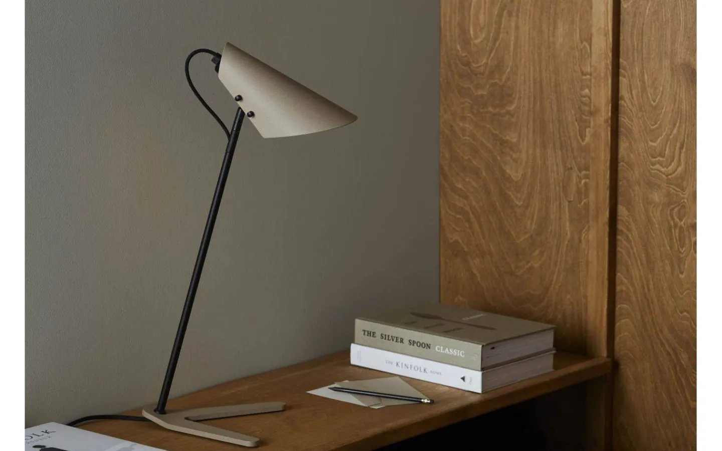 Belid Vincent Skrivbordslampa 60cm Sandstruktur/Svartstruktur* Skrivbordslampor