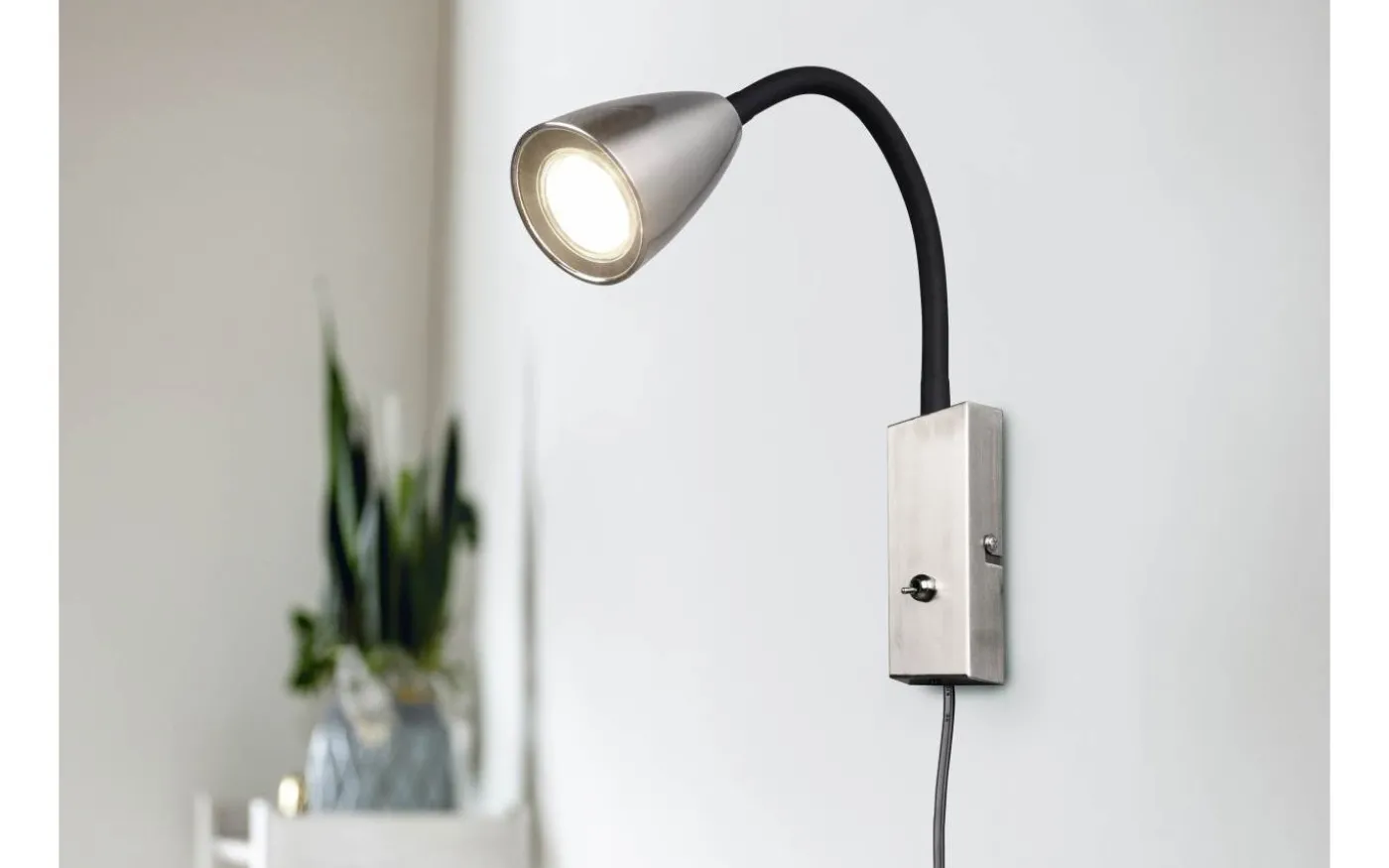 Wanda Vägglampa GU10 borstat stål