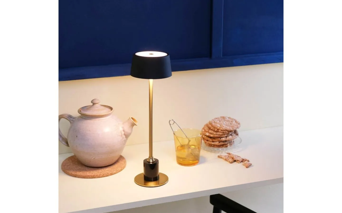 Dyberg Larsen Yoyo Uppladdningsbar Bordslampa 33cm LED 3000K 5,2W Svart/Mässing* Uppladdningsbara Lampor Inomhus|Bordslampor